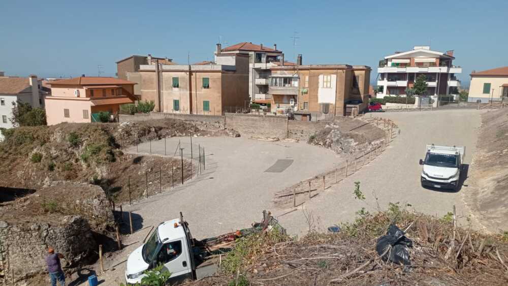 Tarquinia, un nuovo parcheggio strategico in via Ettore Sacconi aprirà con il “Divino Etrusco”
