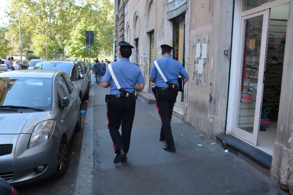 PIAZZA DANTE - Controlli dei Carabinieri a Termini e Esquilino (1)