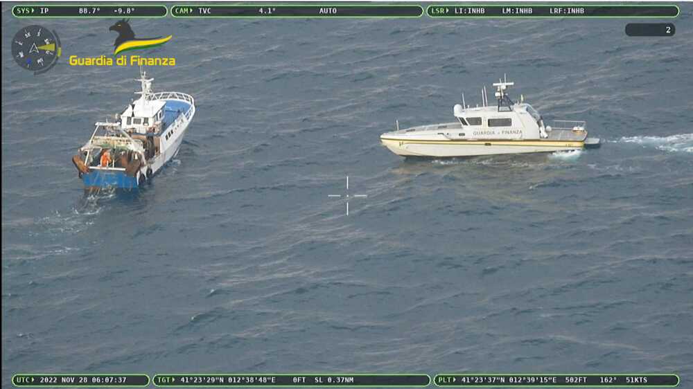 gdf finanza inseguimento peschereccio 2 gdf finanza inseguimento peschereccio 2