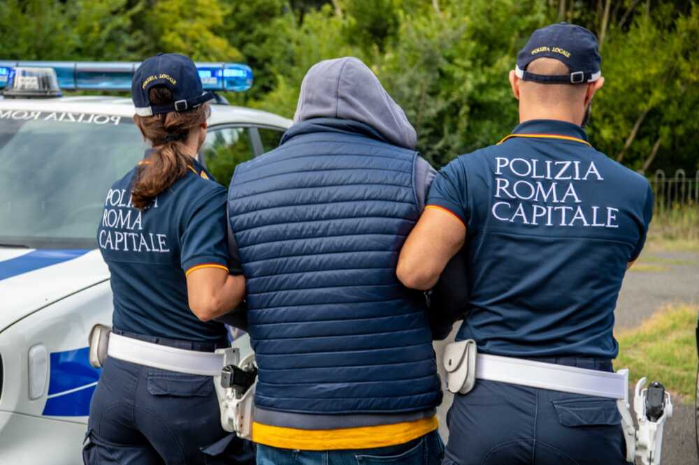 parcheggiatori abusivi Polizia Locale roma capitale parcheggiatori abusivi Polizia Locale roma capitale