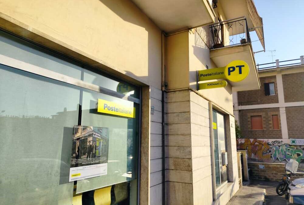 “Cinque ore di attesa per un bollettino”, proseguono le code interminabili alle Poste di Cerveteri