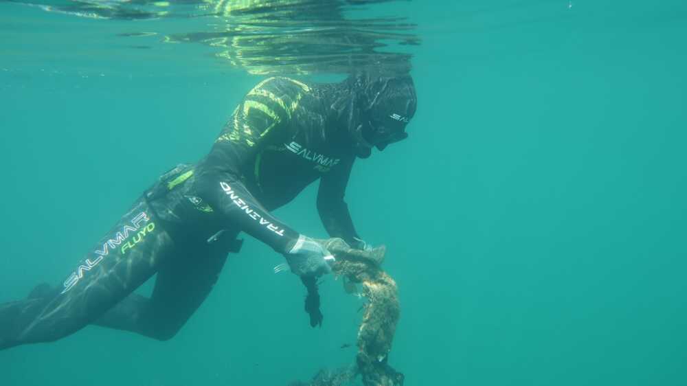 pulizia fondali marini sub
