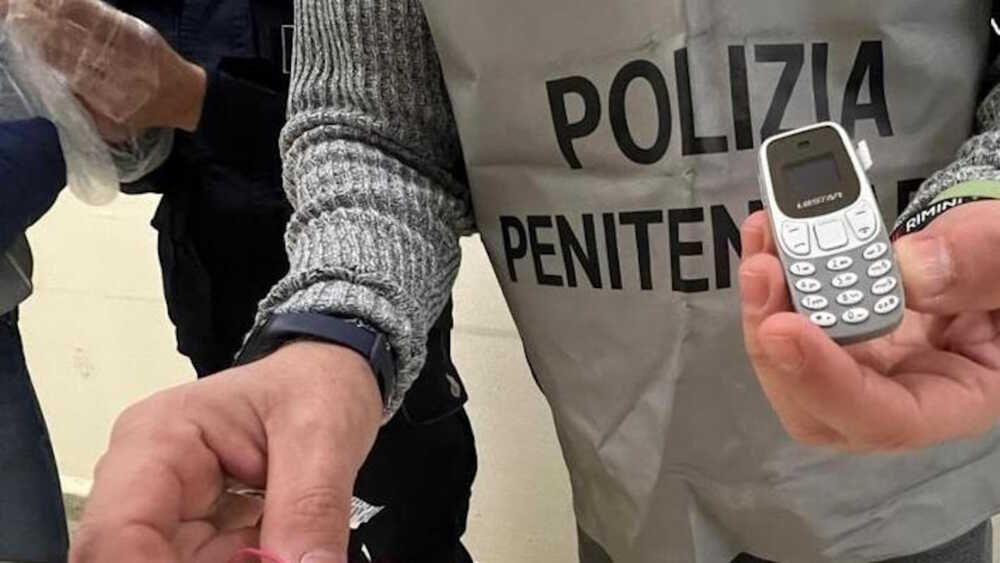 telefono cellulare carcere penitenziaria telefono cellulare carcere penitenziaria