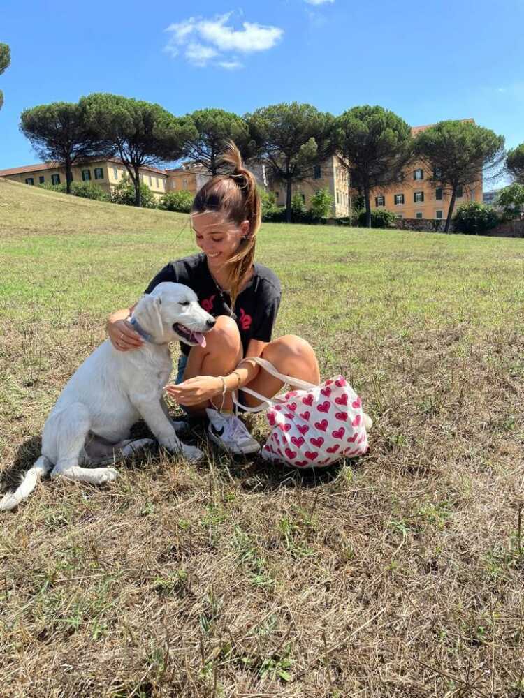 Giulia Gerardi, incoronata miss Eleganza Lazio a Pomezia cani canile muratella (2) Giulia Gerardi, incoronata miss Eleganza Lazio a Pomezia cani canile muratella (1)