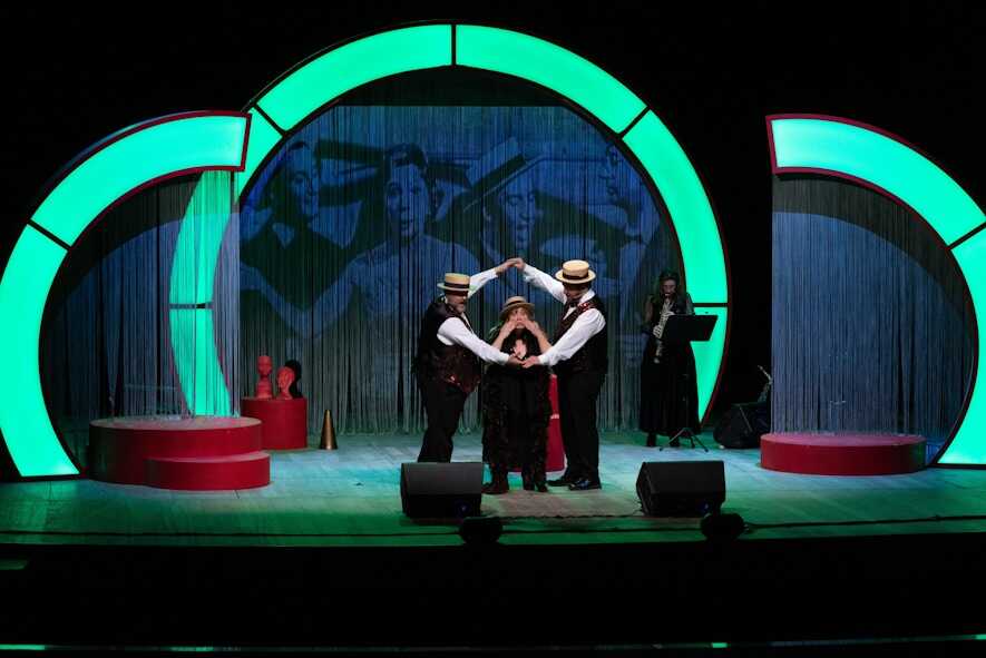 TOTALE TUTTI c22b4d64-e2da-4ab1-b4ee-dce1102866c9 copia teatro cetra una volta