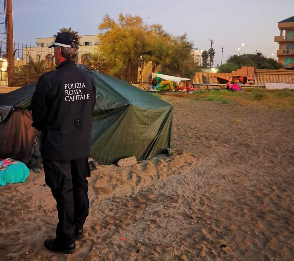 Tendopoli a Ostia municipale roma capitale