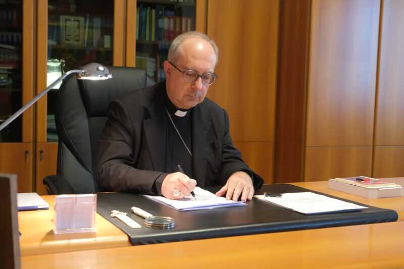 “Sviluppo, tra persona e territorio”: il vescovo Ruzza incontra i sindaci del Litorale