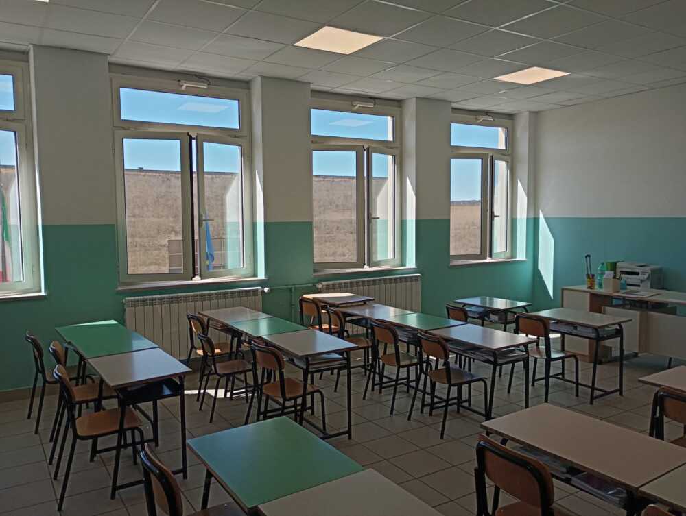 elemntare nardi tarquinia banchi aula elementare nardi tarquinia banchi aula