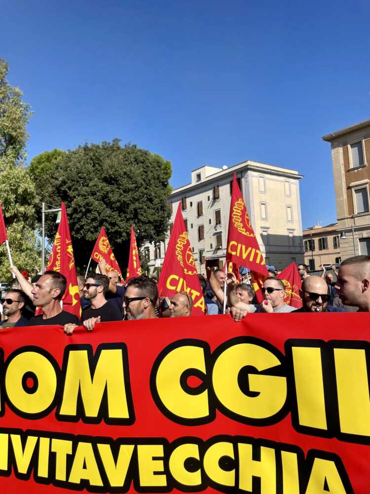 fiom cgil civitavecchia metalmeccanici corteo 2