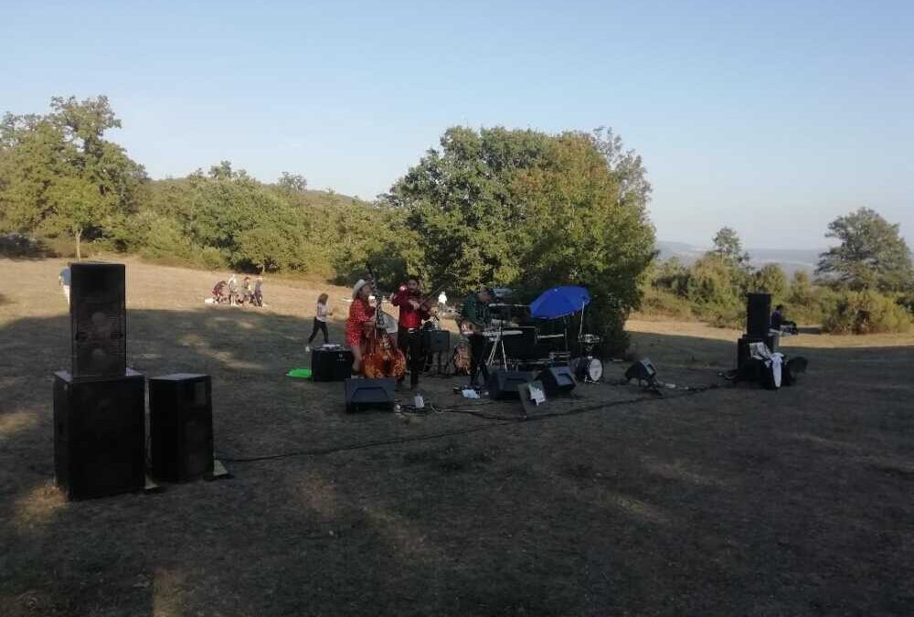 Buona musica e ottimo cibo nella natura: in tanti al picnic musicale di Tolfa Jazz, anche di sabato