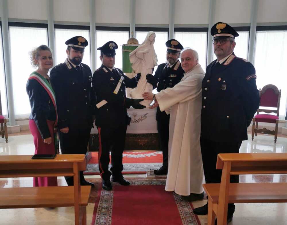 ritrovamento statuetta carabinieri 1 ritrovamento statuetta carabinieri 1