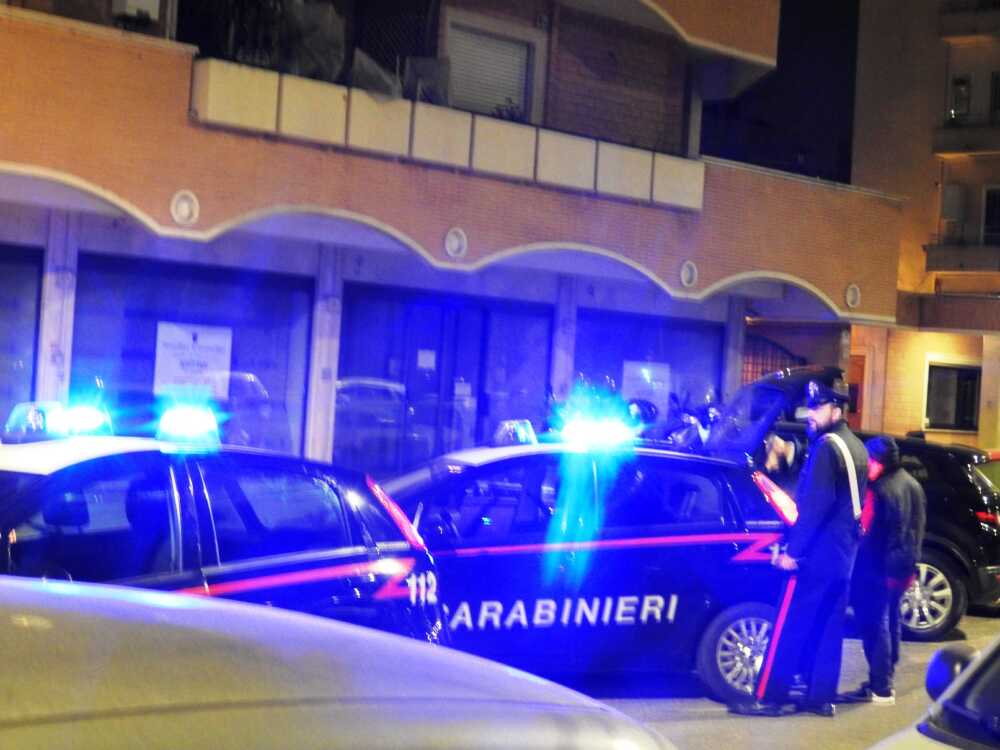 GRUPPO RM - Controlli dei Carabinieri durante la movida (1)