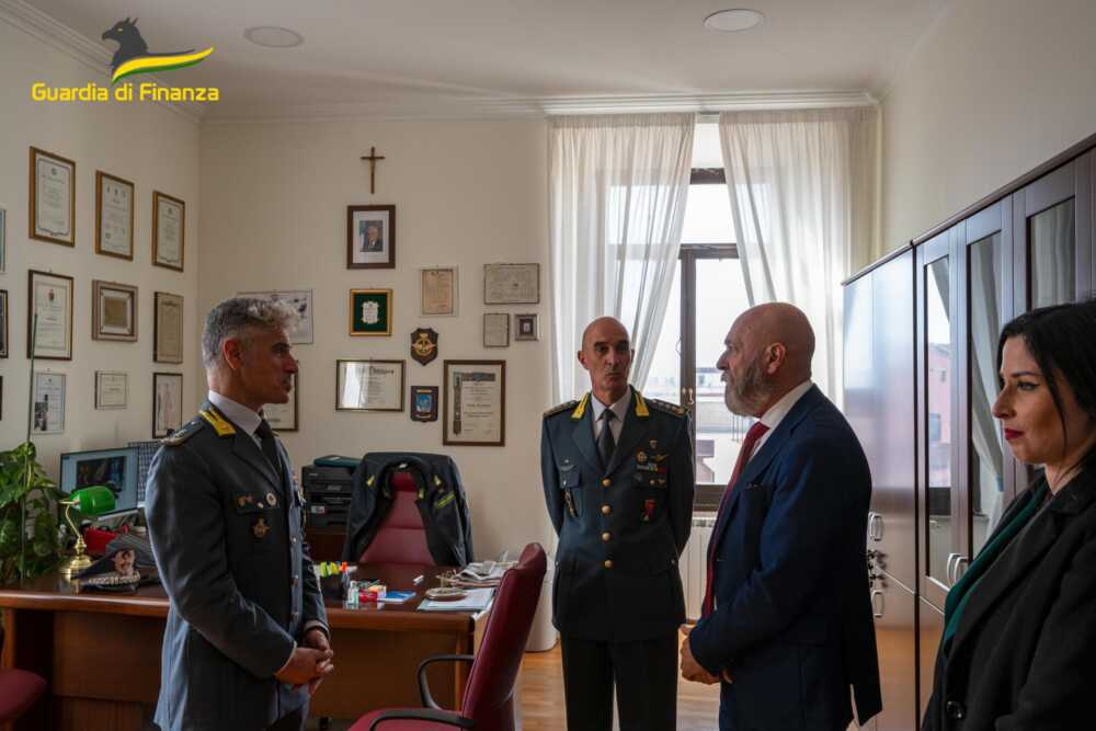 Il generale di divisione della Finanza Virgilio Pomponi con tedesco e la pepe Il generale di divisione della Finanza Virgilio Pomponi con tedesco e la pepe