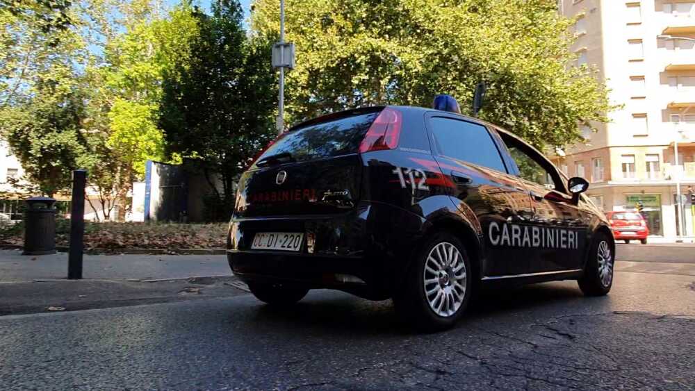 PARIOLI – Carabinieri a piazza Bologna PARIOLI - Carabinieri a piazza Bologna