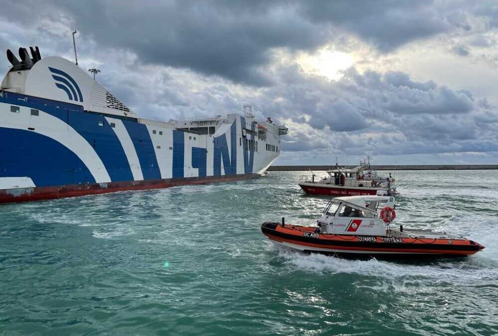 Collisione fra navi: esercitazione al porto di Civitavecchia