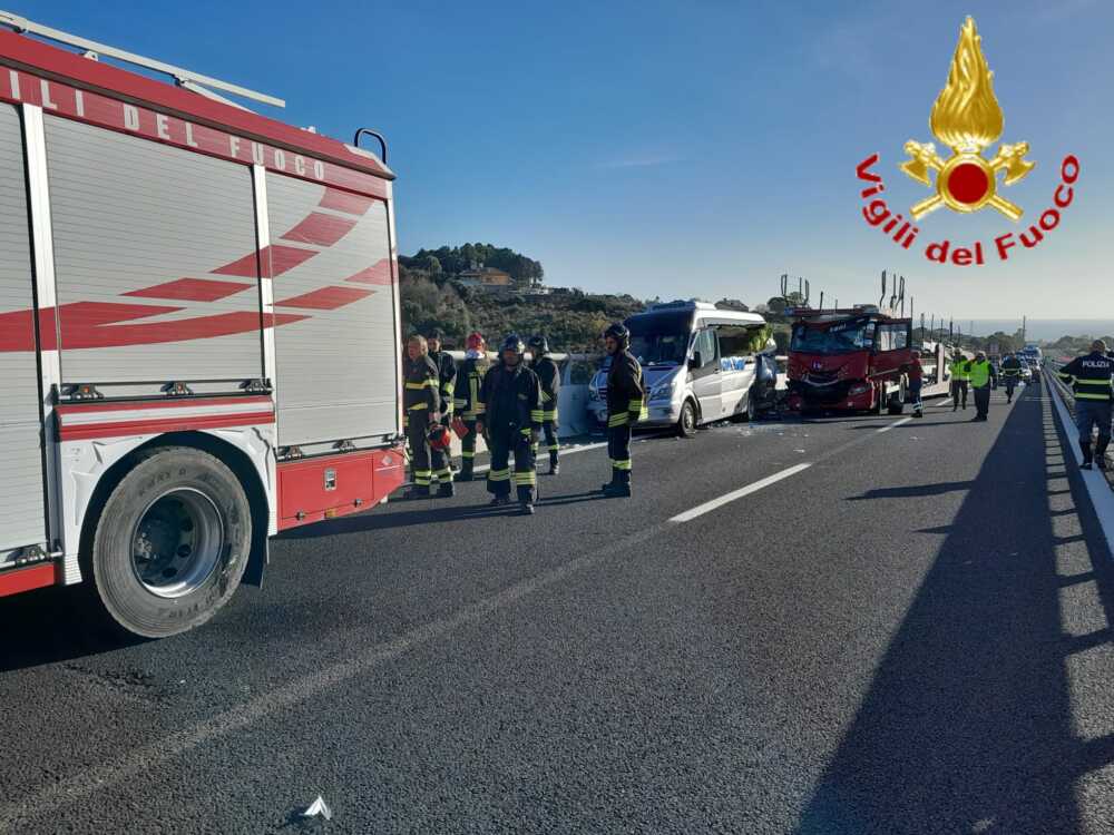 incidente a12 civitavecchia nord vvf vigili fuoco pompieri 2