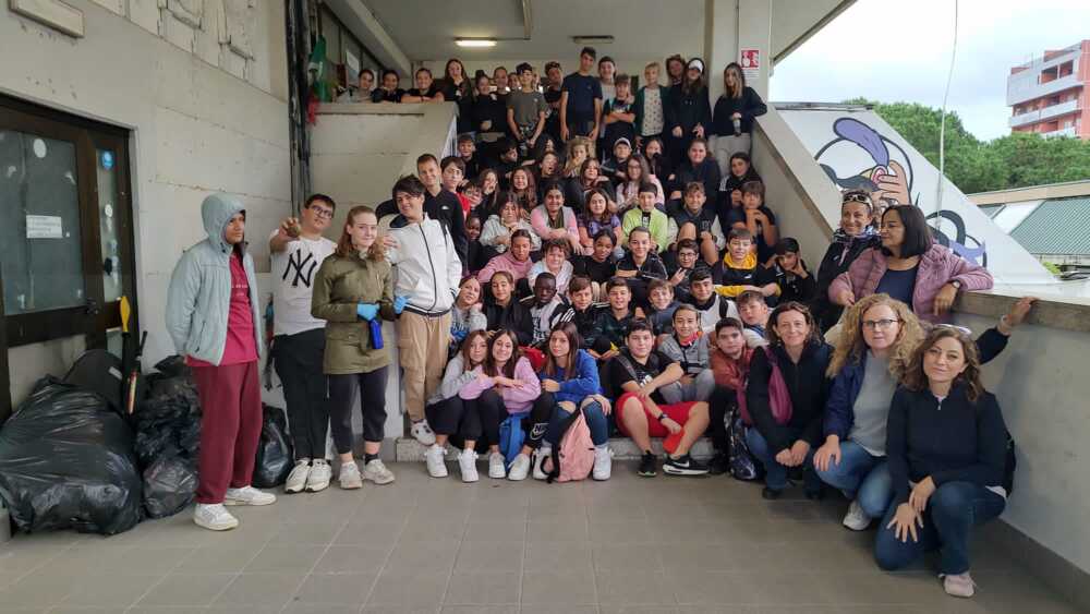 plastic blitz melone ladispoli (1)