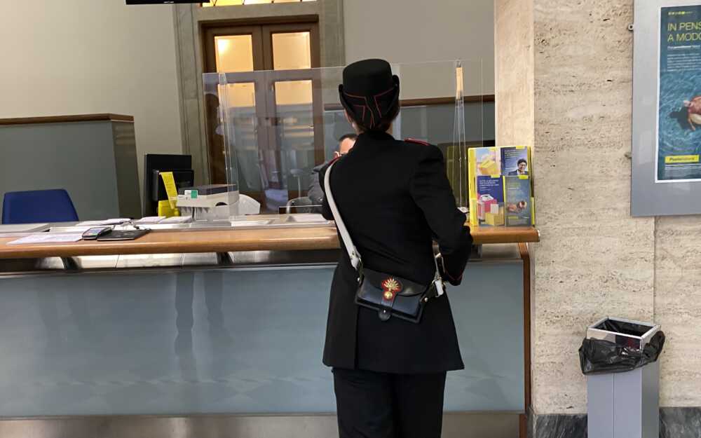poste Carabinieri nell’ufficio postale poste Carabinieri nell'ufficio postale