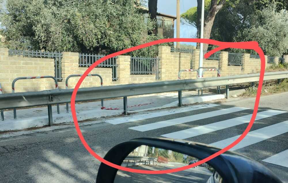 strisce pedonali guard-rail civitavecchia 2 strisce pedonali guard-rail civitavecchia 2