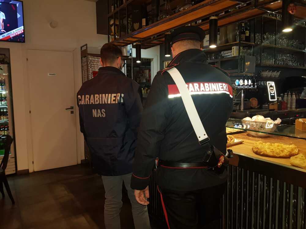 PIAZZA DANTE + CASILINA – Controlli dei Carabinieri (3) PIAZZA DANTE + CASILINA - Controlli dei Carabinieri (3)