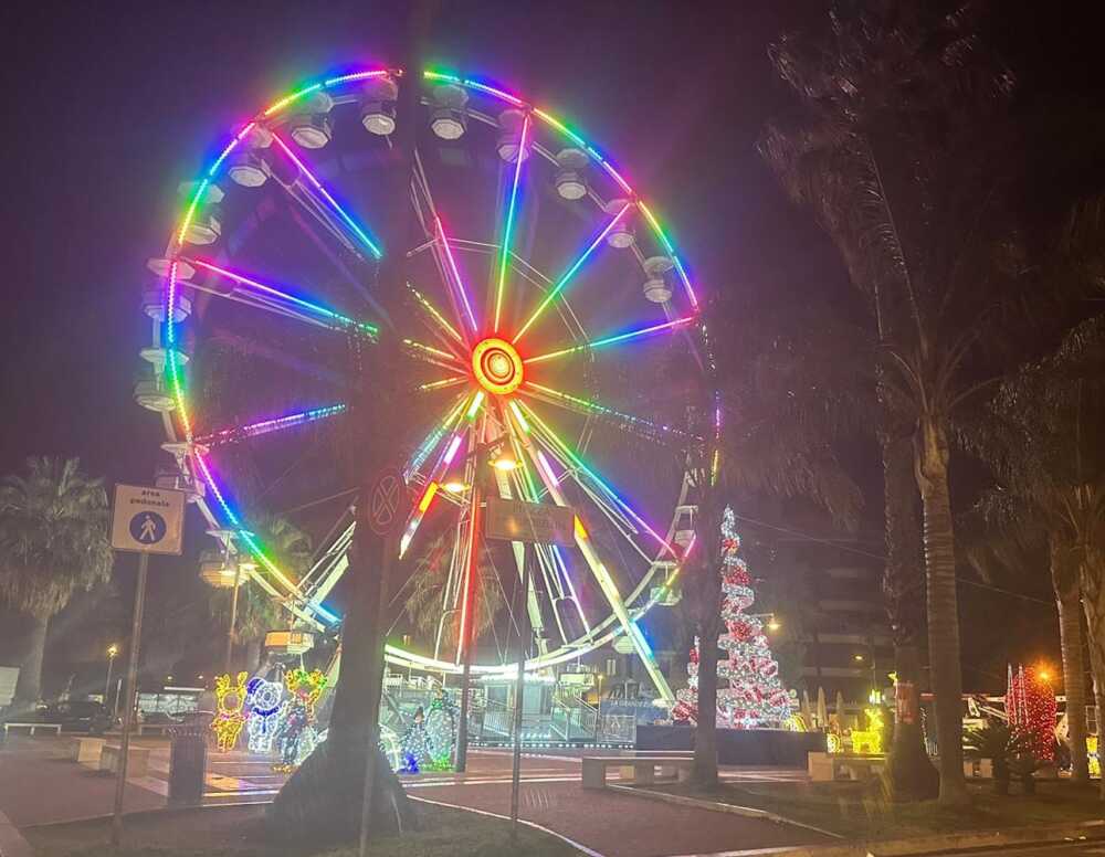 ruota albero natale luminarie ladispoli