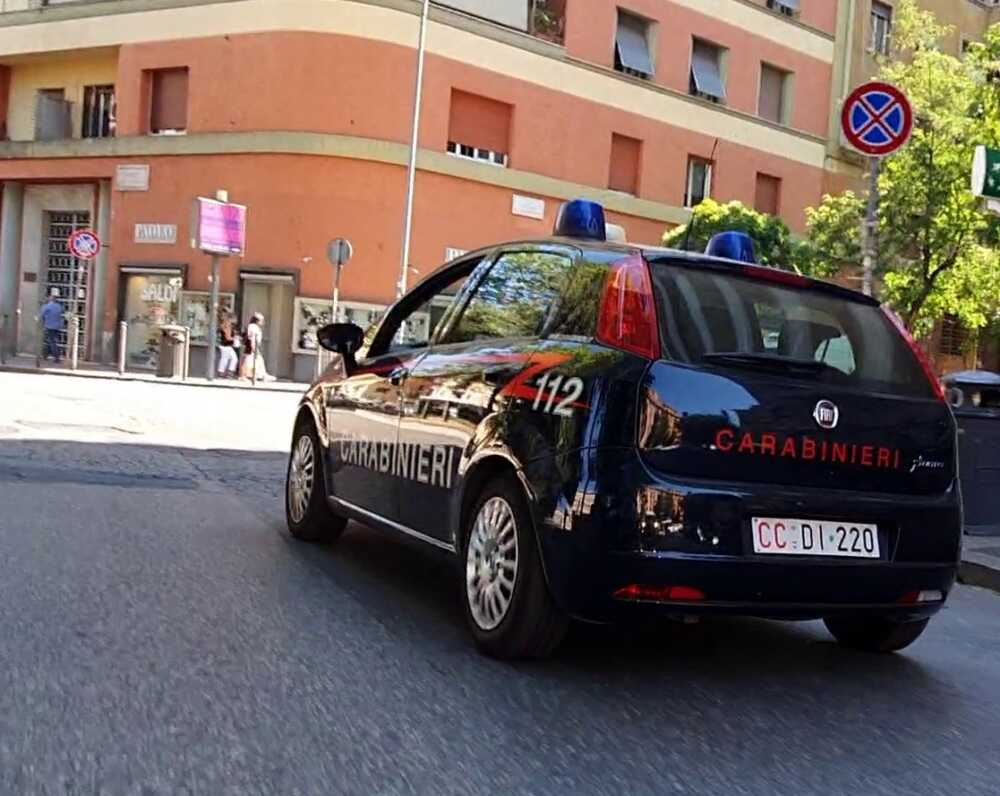 PARIOLI – Carabinieri a piazza Bologna (1) PARIOLI - Carabinieri a piazza Bologna (1)