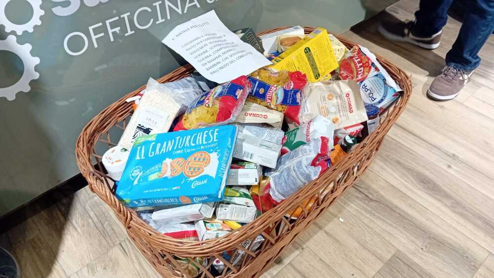 Raccolta cibo Raccolta cibo