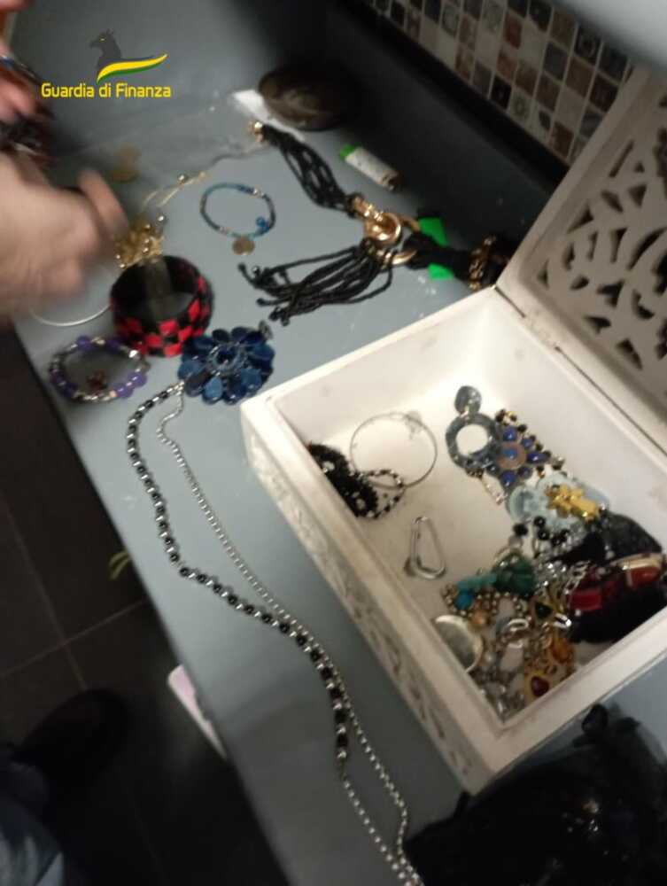 finanza fiumicino rapinatore