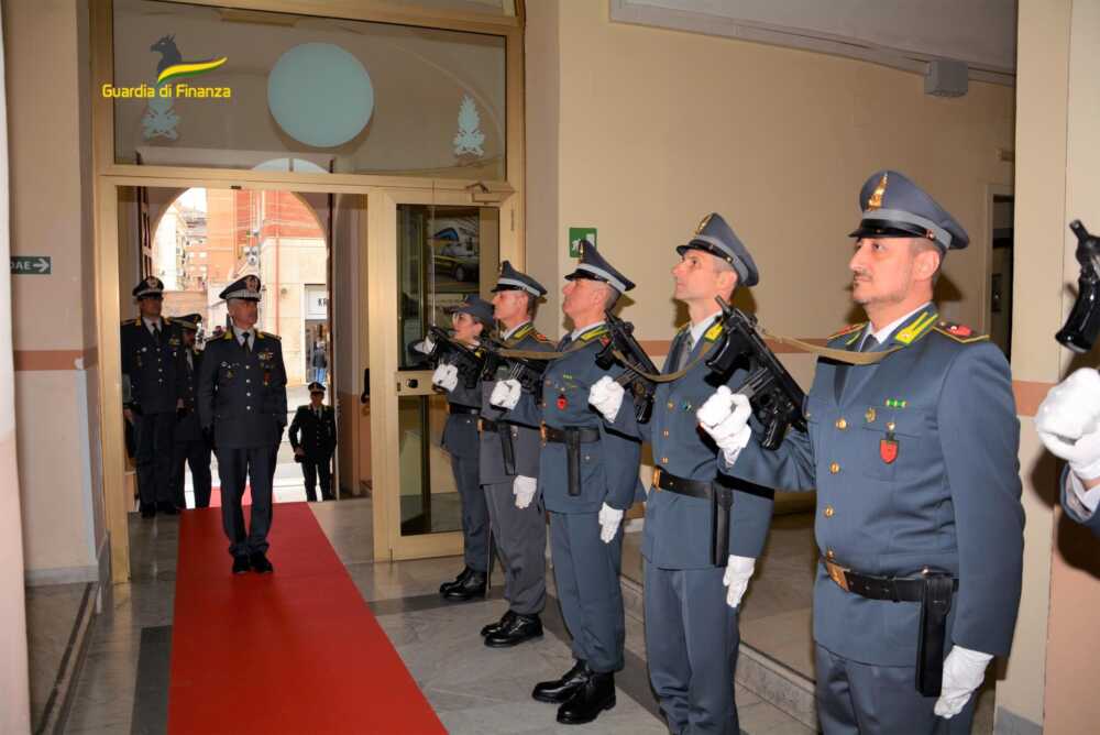 Il generale della Finanza Pomponi in visita al gruppo Civitavecchia