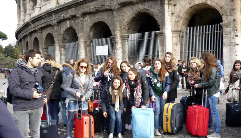 PAGINA DELLA SCUOLA - FOTO DI GITA SCOLASTICA - LECCO 3 FEBBRAIO 2014 - UNA DELLE GITE DEL PASSATO ANNO SCOLASTICO DEL BERTACCHI