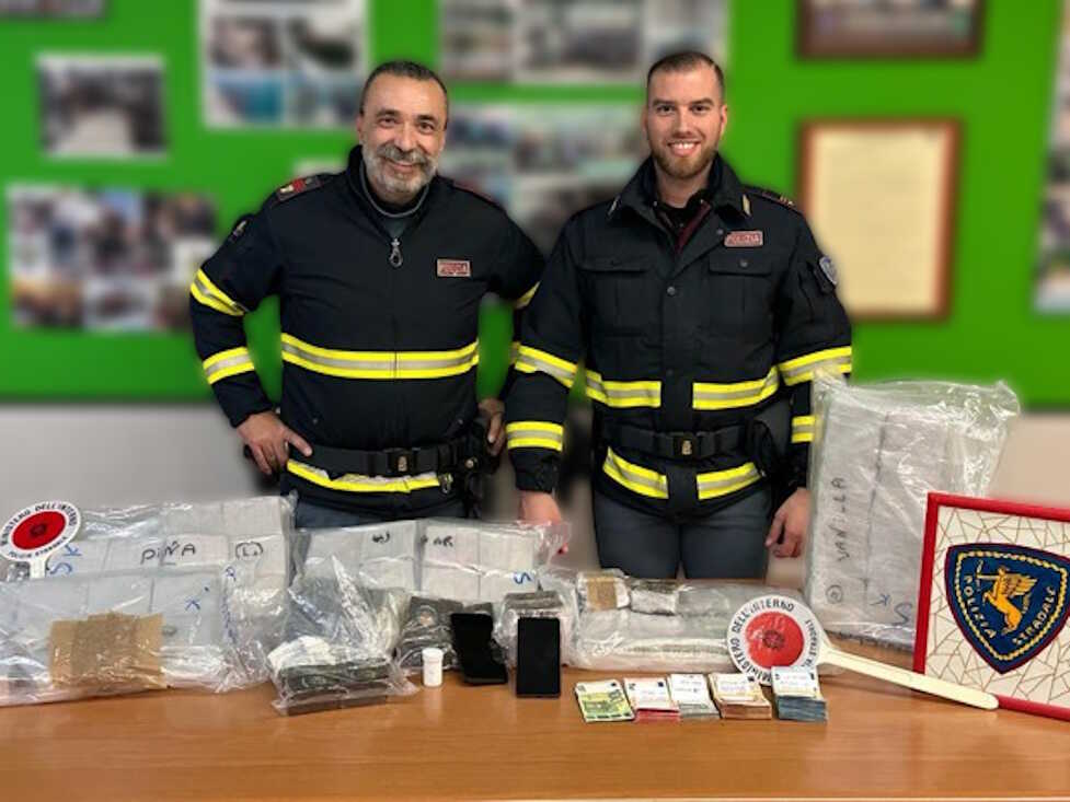 polstrada polizia stradale droga