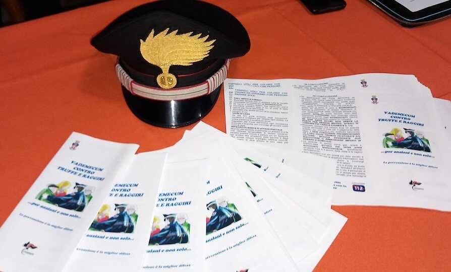 Carabinieri incontrano gli anziani_ (3) Carabinieri incontrano gli anziani_ (3)