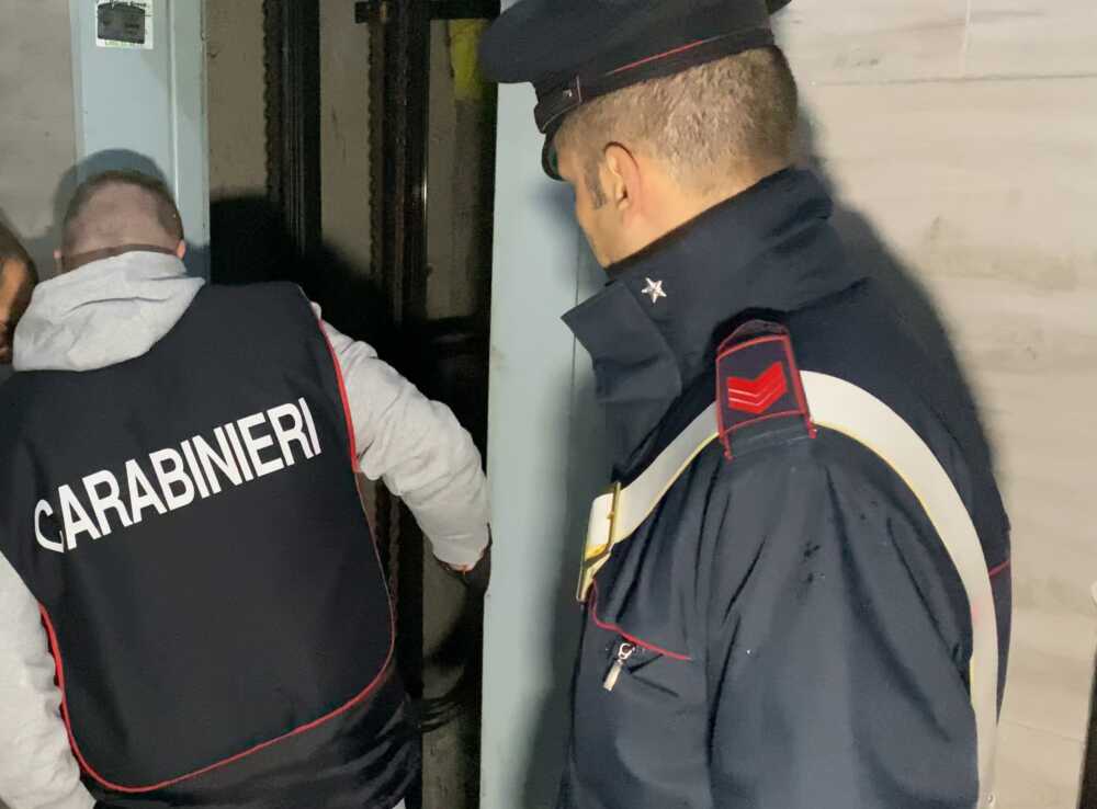 FRASCATI – Coordinato a Tor Bella Monaca (3) FRASCATI - Coordinato a Tor Bella Monaca (3)