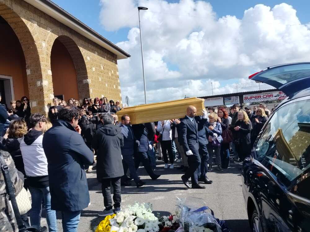 funerale ferlini chiesa san martino cerveteri funerale ferlini chiesa san martino cerveteri