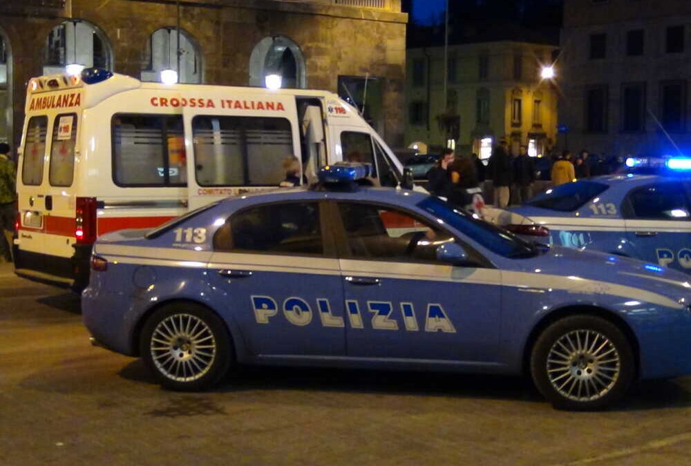 Accoltella alla schiena l’amica durante lite per un ragazzo, arrestata 19enne a Tor Bella Monaca