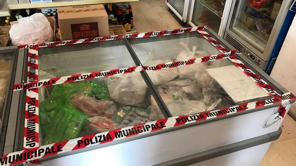 Sequestro merce scaduta bolognina 22 febbraio (2)-2 Sequestro merce scaduta bolognina 22 febbraio (2)-2