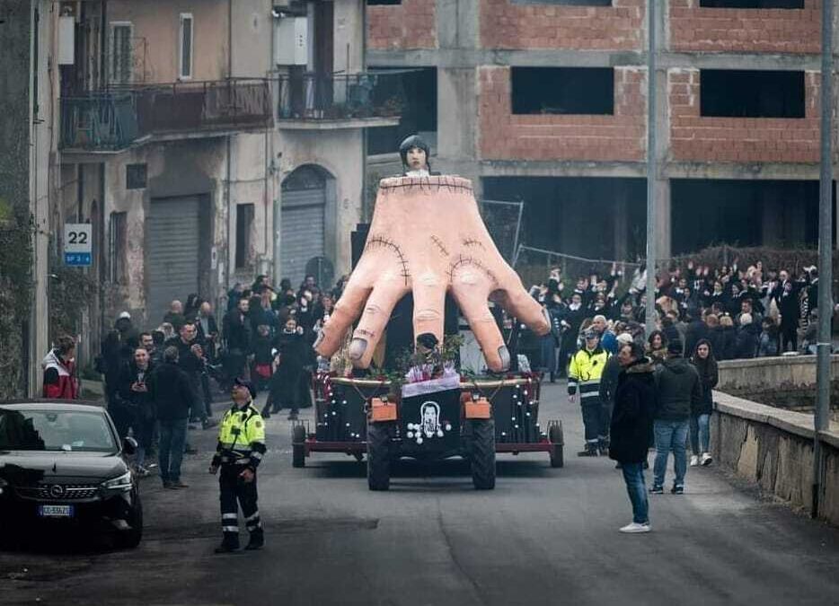 Carnevale a Tolfa, tre associazioni insieme per il carro dei Supereroi