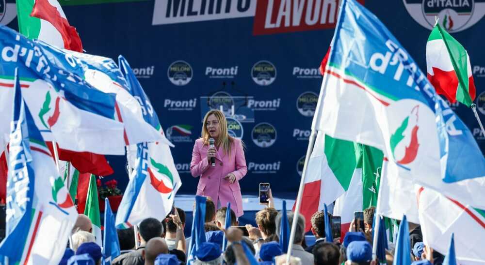 fratelli d’italia meloni bandiere fratelli d'italia meloni bandiere