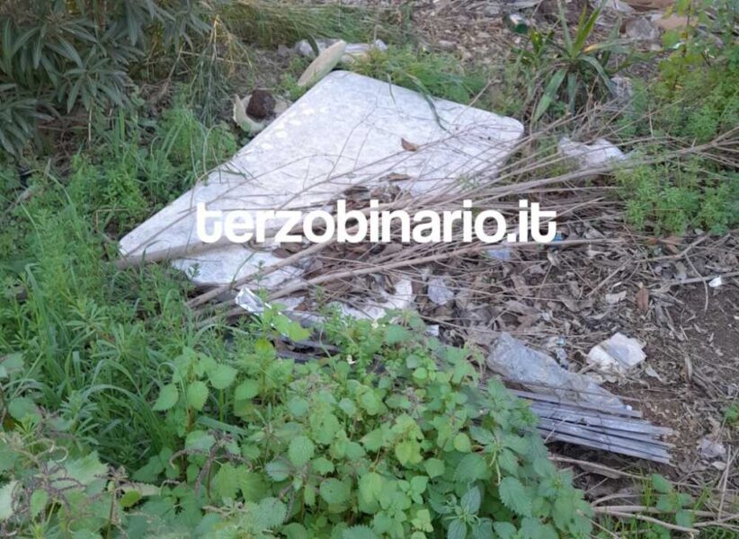 immondizia viale america ladispoli 33