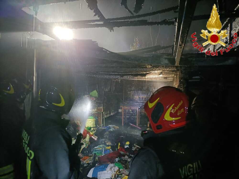 incendio baracca civitavecchia sud aurelia 2