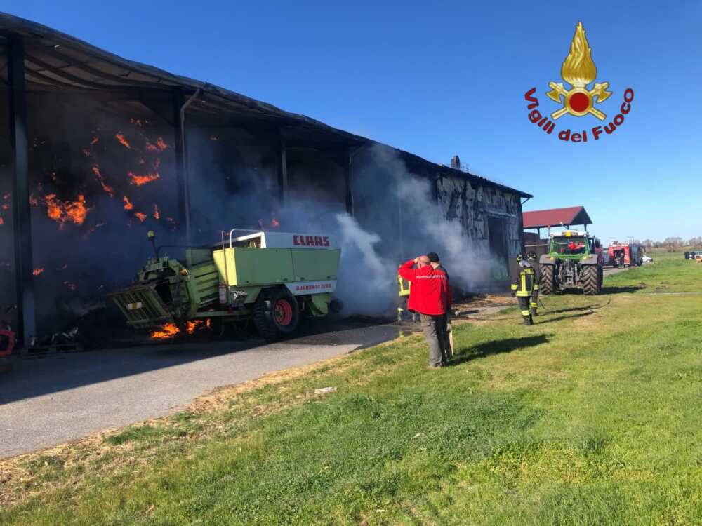 incendio maccarese vvf incendio maccarese vvf