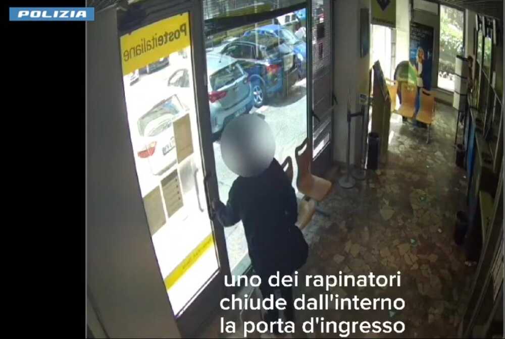 rapina poste ufficio postale rapina poste ufficio postale