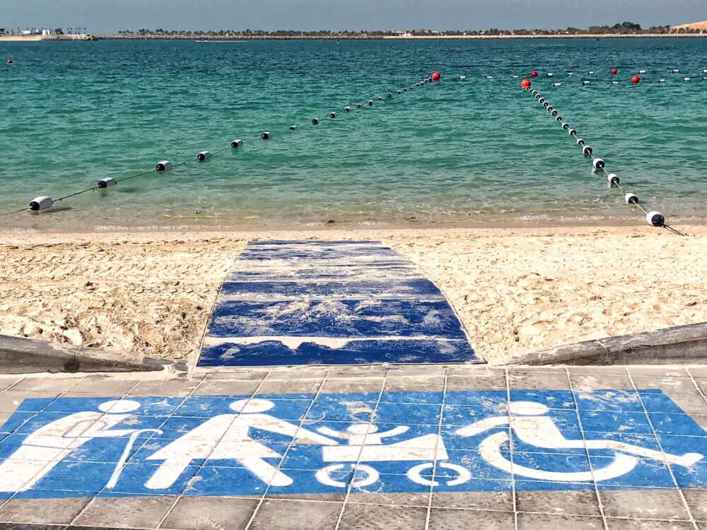 spiaggia disabili sedia job passerella