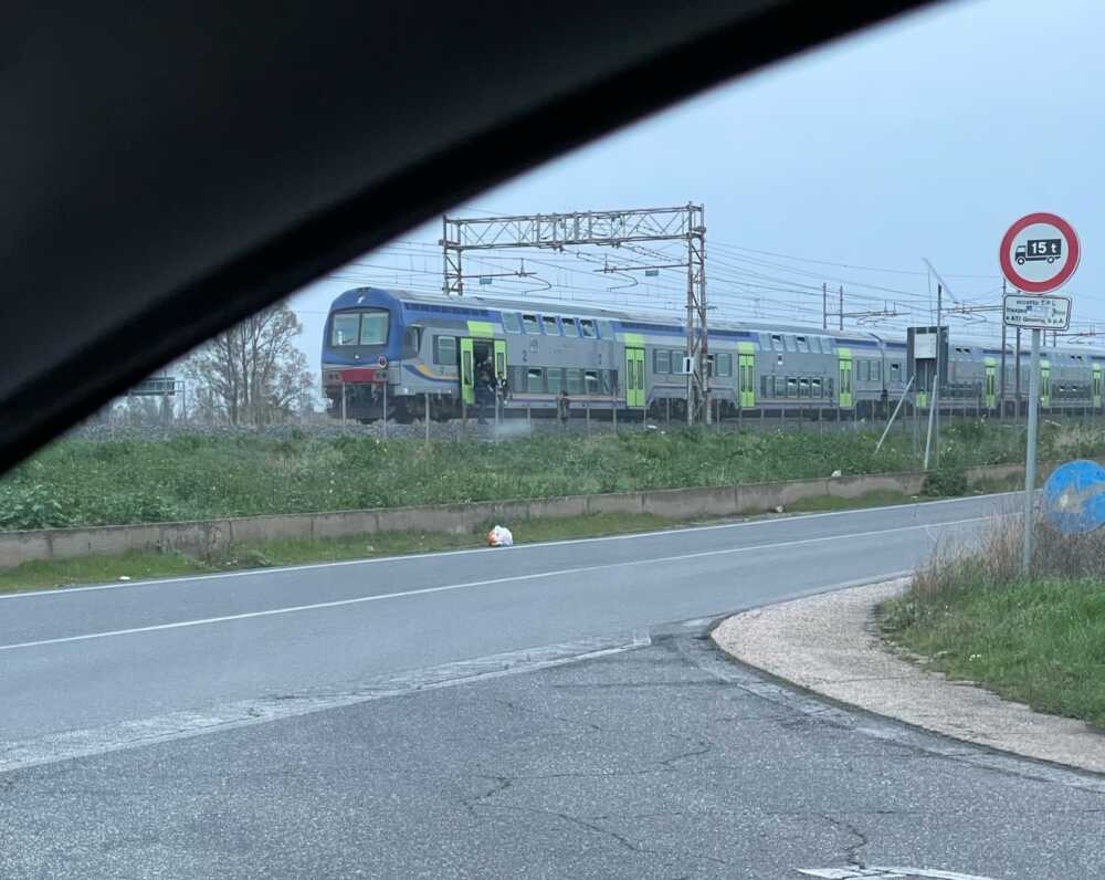 fl5 treno fermo a Maccarese