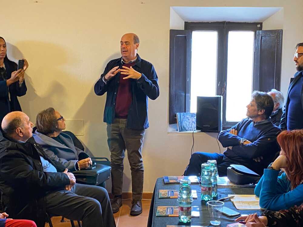 Nicola Zingaretti al castello di santa severa Nicola Zingaretti al castello di santa severa