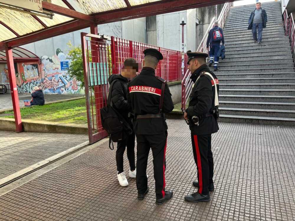 PROVINCIALE – I controlli antiborseggio dei Carabinieri (4) (1) PROVINCIALE - I controlli antiborseggio dei Carabinieri (4) (1)