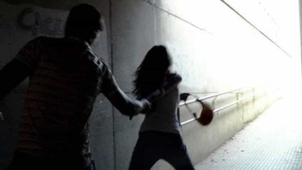 aggressione donna strada-2 aggressione donna strada-2