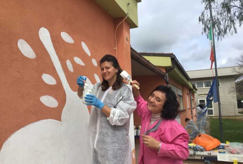 “Nontiscordardime”, gli alunni di Santa Severa Nord realizzano un murales con i simboli del territorio
