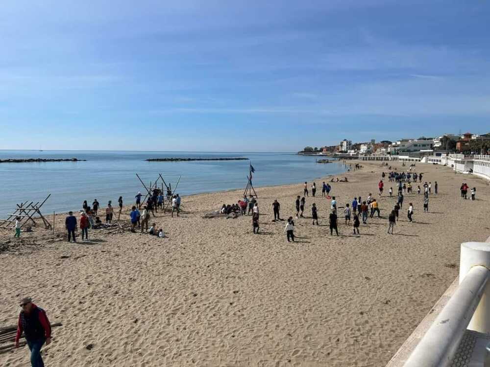 passeggiata santa marinella perla tirreno inverno