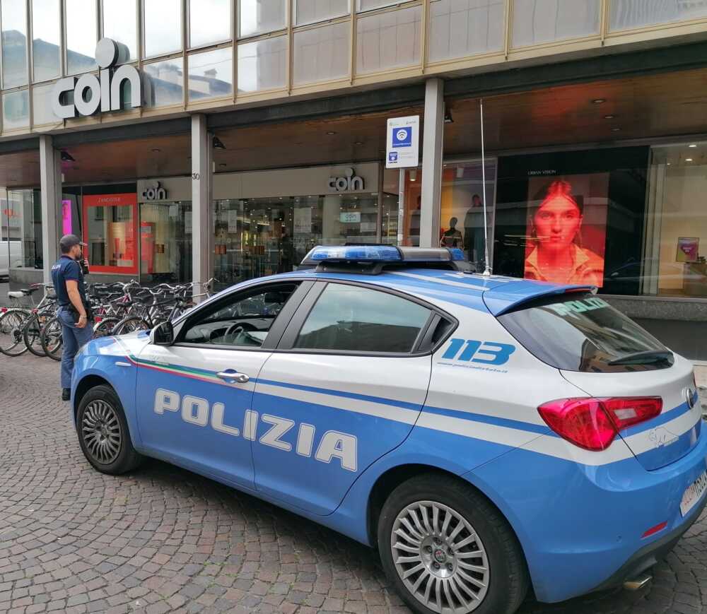 polizia negozio coin polizia negozio coin